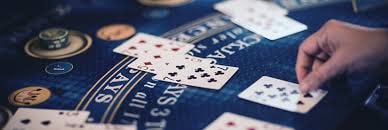 Metode pembayaran QRIS dan e-wallet